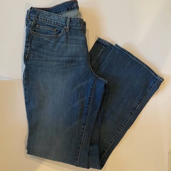 Eddie Bauer Curvy Bootcut Flare Stretch Dark Wash Women's Jeans; 10 - Picture 9 of 9